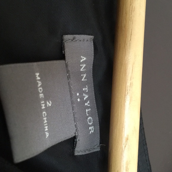 Ann Taylor 3/4 length dress with flare at bottom - Picture 3 of 4